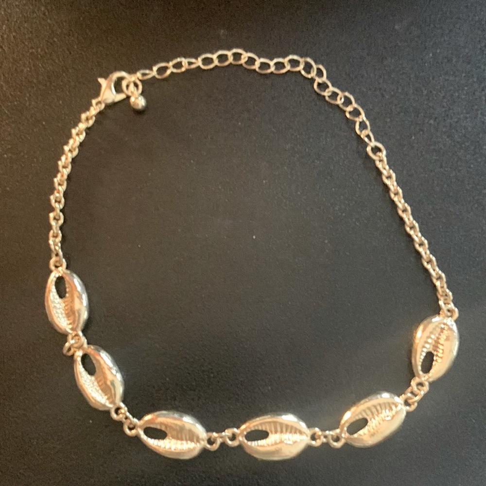 Seashell 🐚 Gold colored ankle bracelet or large bracelet. New, no tags.
